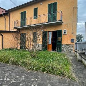 Porzione di Casa In Vendita a Pistoia